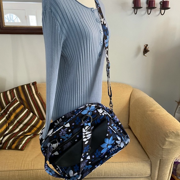 DAKINE Laptop Messenger Bag - Picture 8 of 11